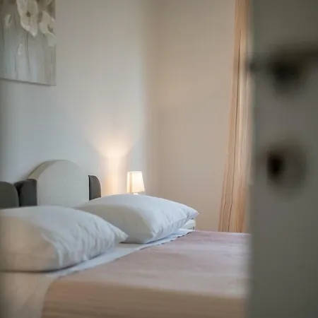 公寓 Apartman Din Don *