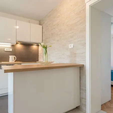 公寓 Apartman Din Don *