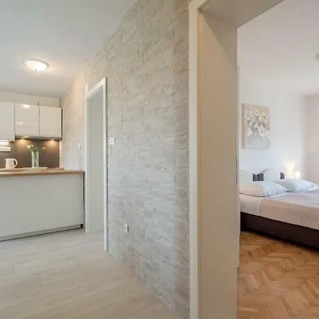 Apartman Din Don 公寓